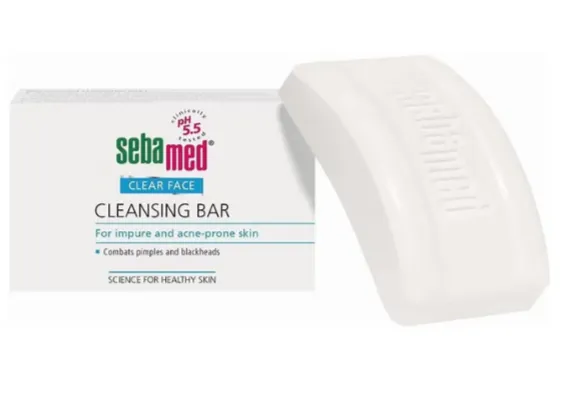 SEBAMED CLEAR FACE CLEANSING BAR (50g) قطعة تنظيف للبشرة المعرضة للحبوب تساعد على إزالة الشوائب والدهون الزائدة.