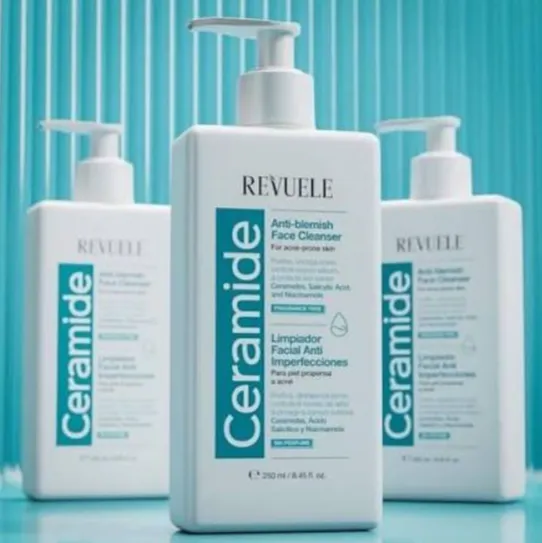 REVUELE CERAMIDE ANTI-BLEMISH FACE CLEANSER (250ml) غسول للوجه غني بالسيراميد يساعد على تنظيف البشرة المعرضة للحبوب مع الحفاظ على حاجز البشرة الطبيعي.